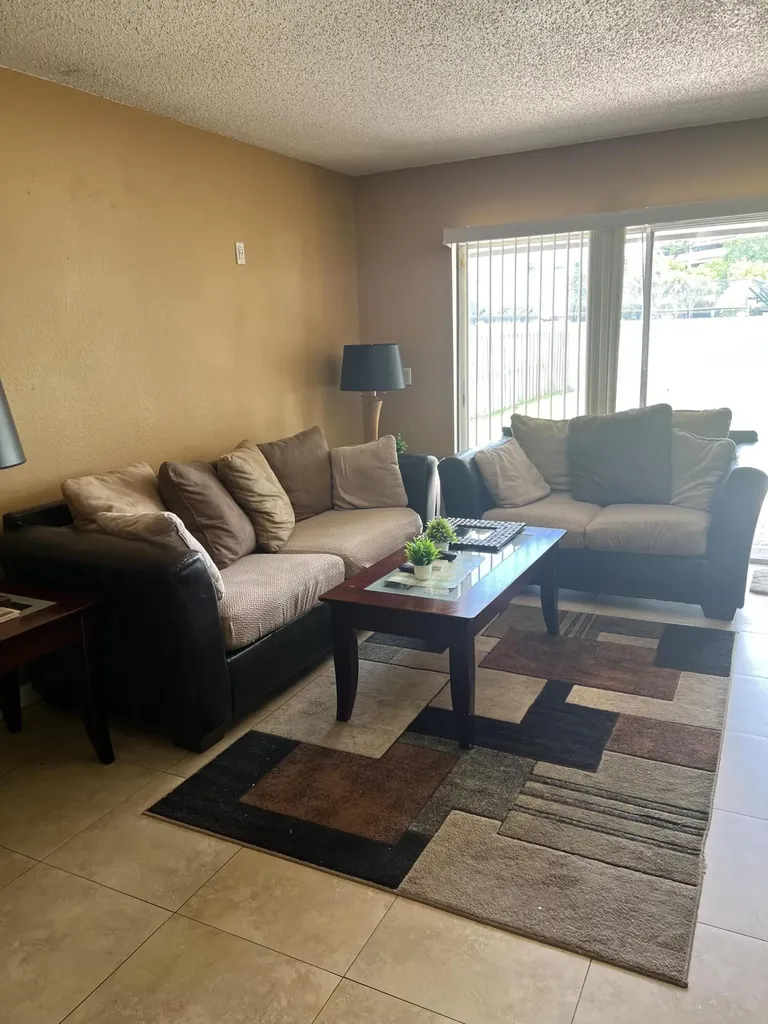 3310 NW 90th Avenue Coral Springs FL 33065