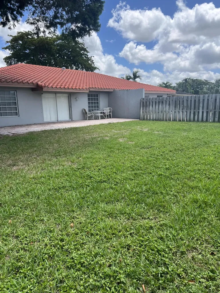 3310 NW 90th Avenue Coral Springs FL 33065