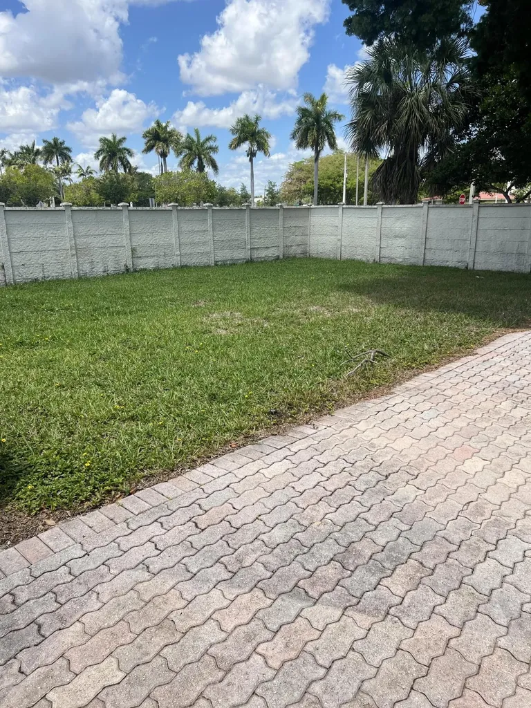 3310 NW 90th Avenue Coral Springs FL 33065