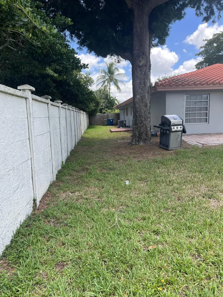 3310 NW 90th Avenue Coral Springs FL 33065