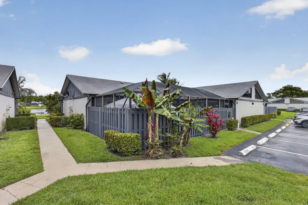 1057 Summit Trail Circle West Palm Beach FL 33415