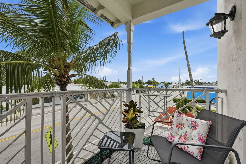 310 N Dixie Highway Lake Worth Beach FL 33460