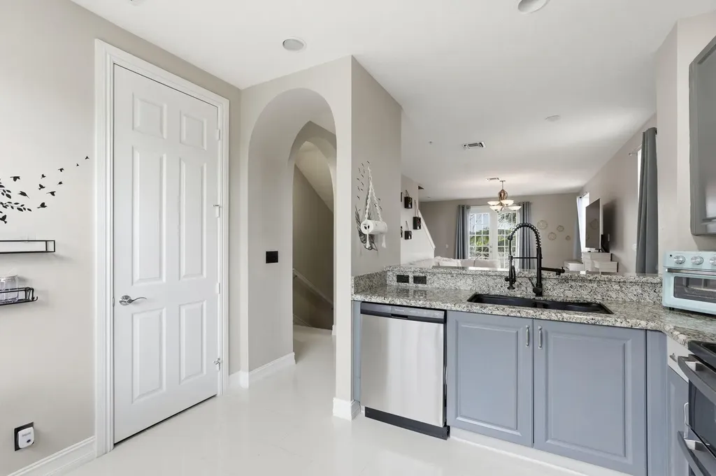 310 N Dixie Highway Lake Worth Beach FL 33460