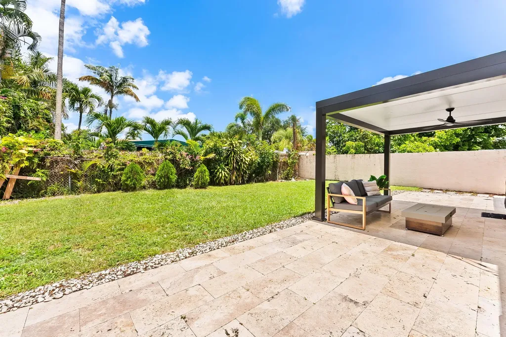 829 NE 17th Street Fort Lauderdale FL 33305