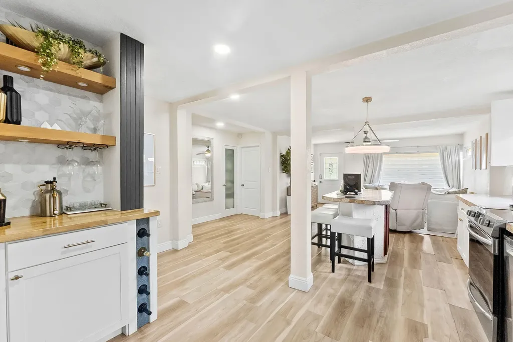 829 NE 17th Street Fort Lauderdale FL 33305