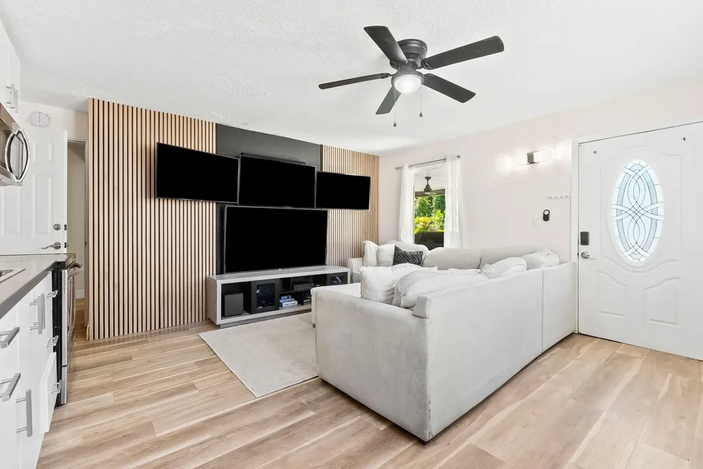 829 NE 17th Street Fort Lauderdale FL 33305