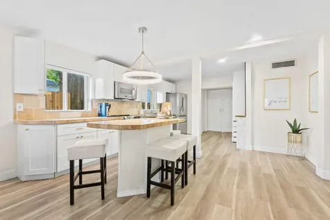 829 NE 17th Street Fort Lauderdale FL 33305
