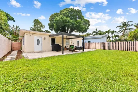 829 NE 17th Street Fort Lauderdale FL 33305