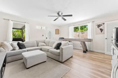 829 NE 17th Street Fort Lauderdale FL 33305