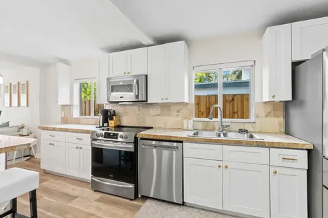 829 NE 17th Street Fort Lauderdale FL 33305