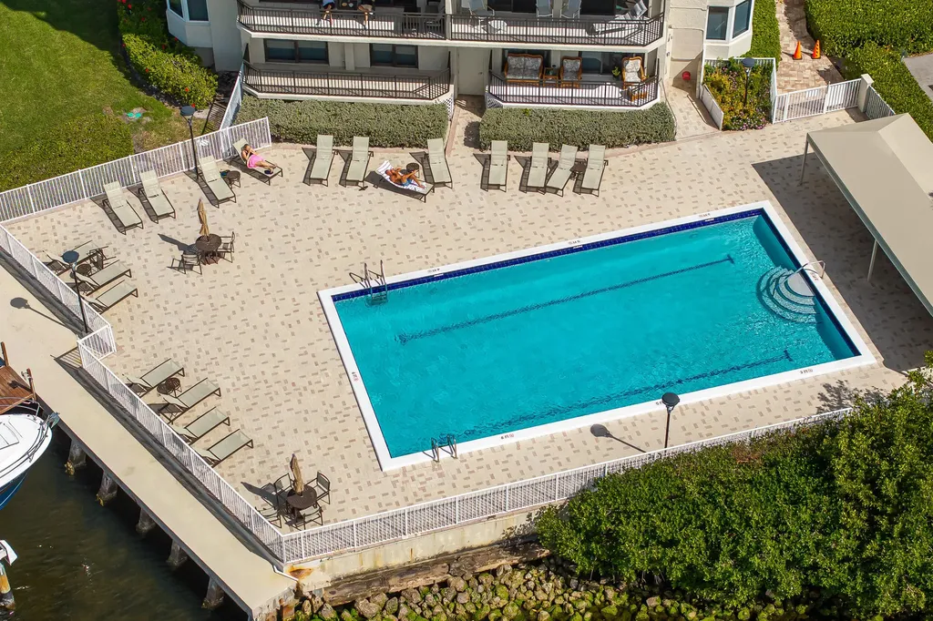 3912 S Ocean Boulevard Highland Beach FL 33487