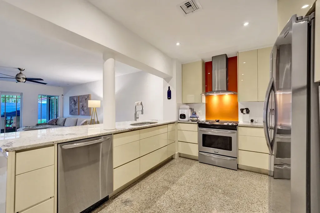 929 SW 18th Court Fort Lauderdale FL 33315