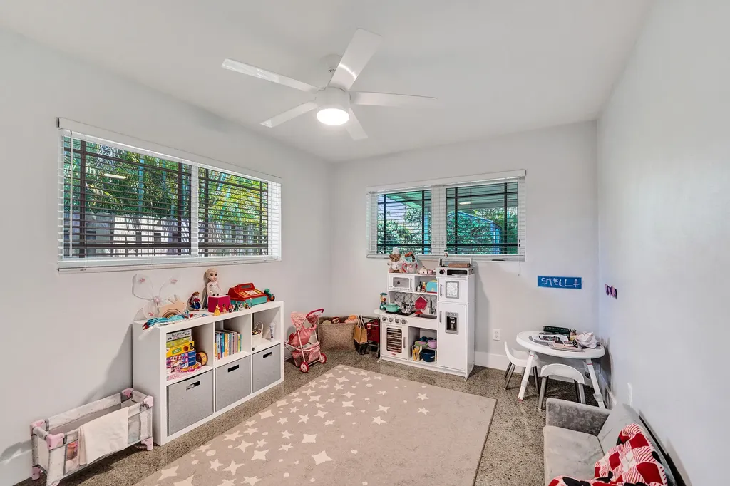 929 SW 18th Court Fort Lauderdale FL 33315