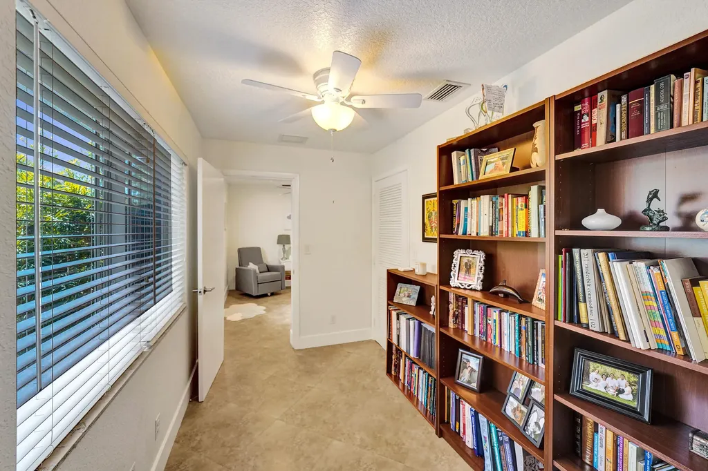 929 SW 18th Court Fort Lauderdale FL 33315