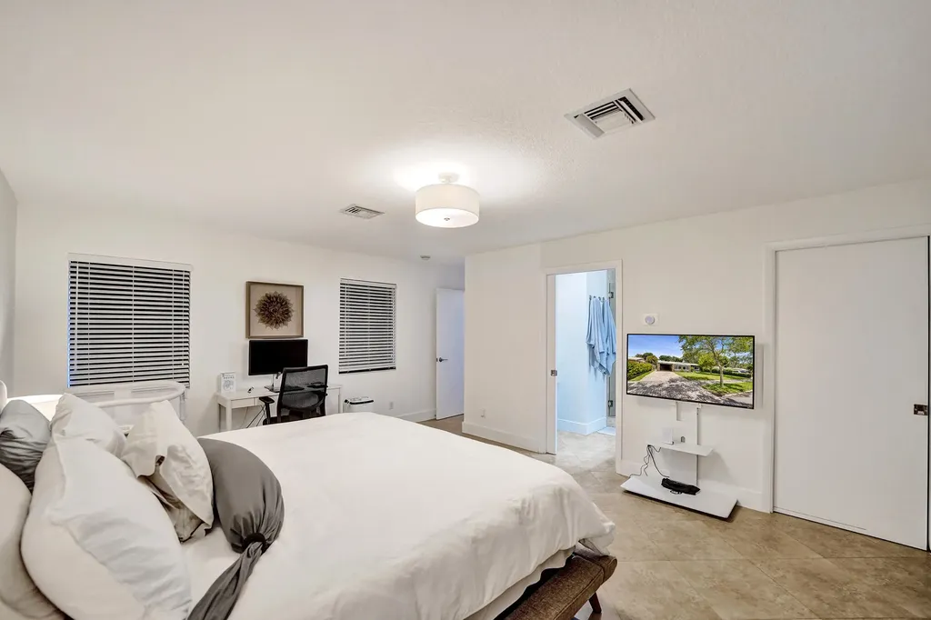 929 SW 18th Court Fort Lauderdale FL 33315