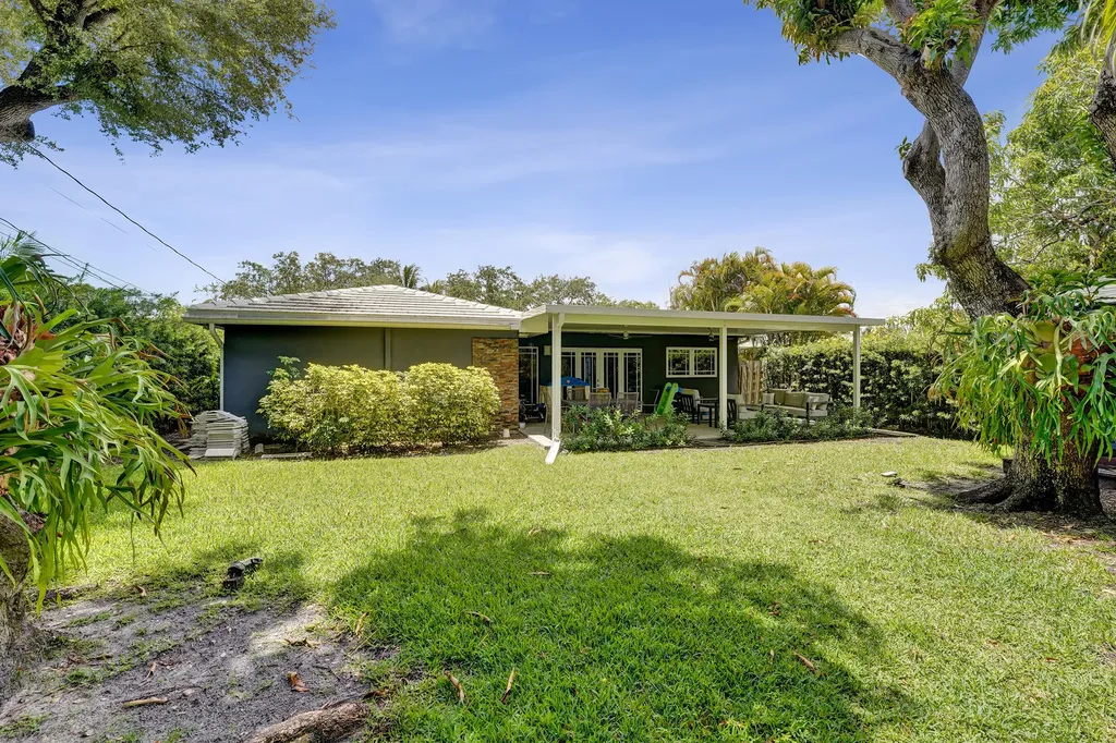 929 SW 18th Court Fort Lauderdale FL 33315