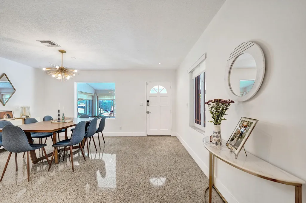 929 SW 18th Court Fort Lauderdale FL 33315