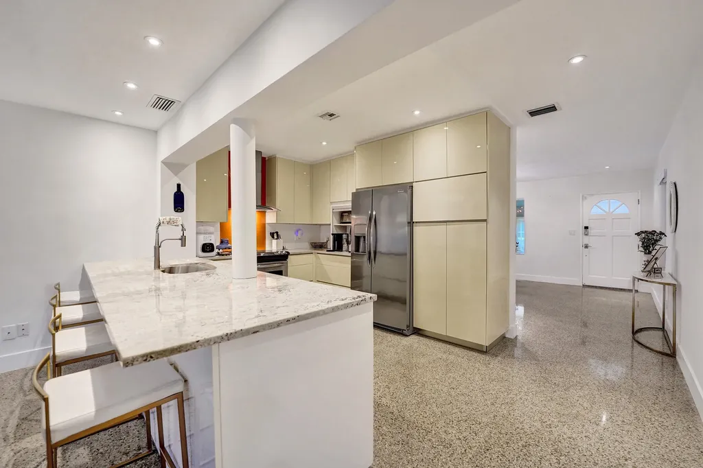 929 SW 18th Court Fort Lauderdale FL 33315