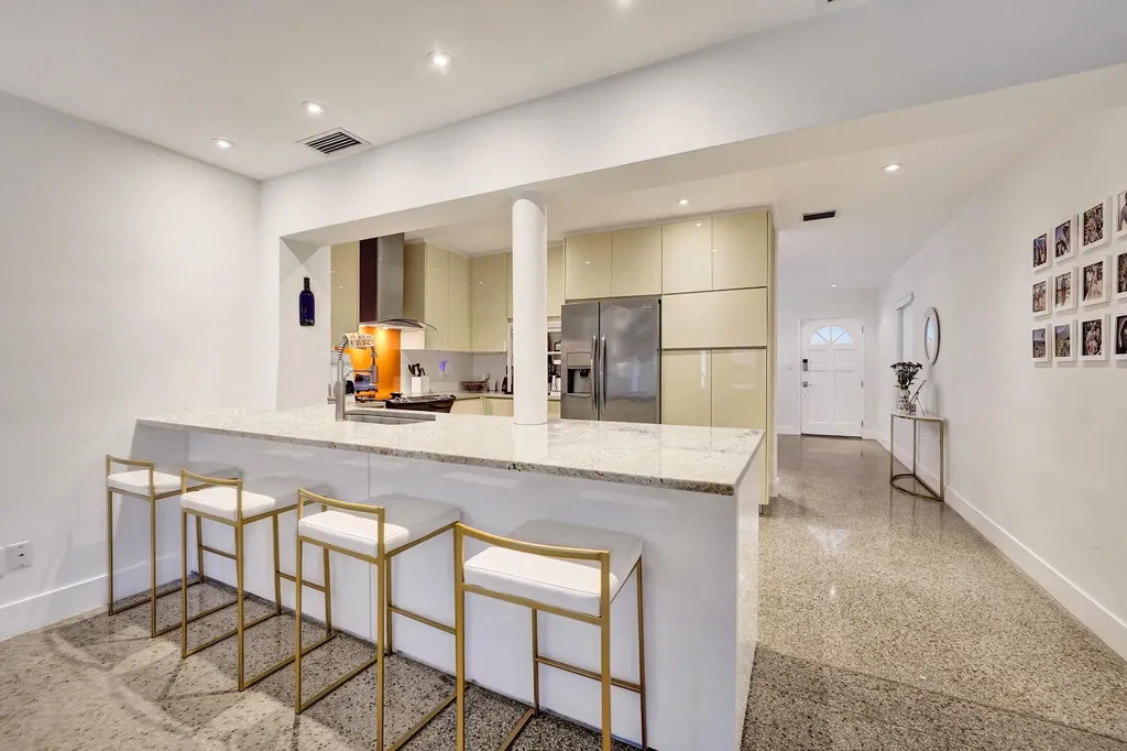 929 SW 18th Court Fort Lauderdale FL 33315
