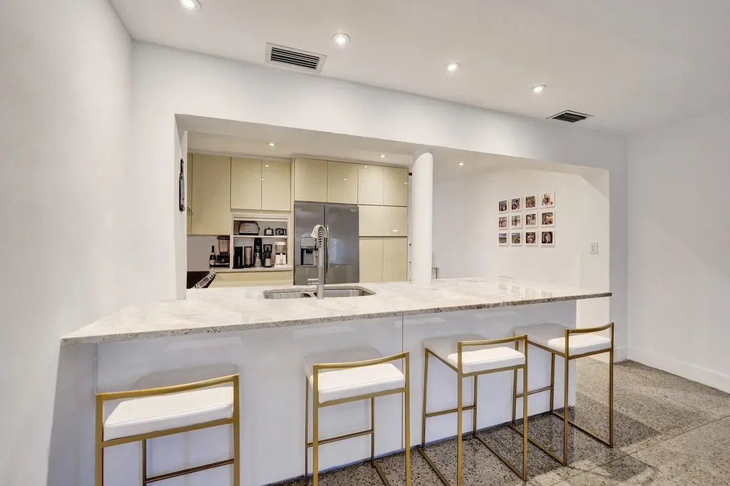 929 SW 18th Court Fort Lauderdale FL 33315