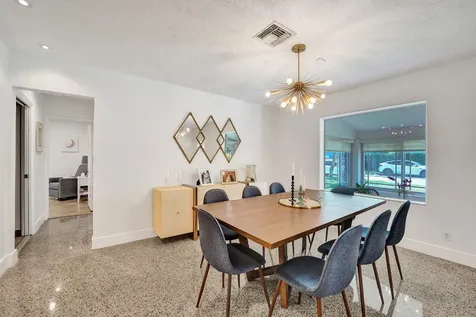 929 SW 18th Court Fort Lauderdale FL 33315