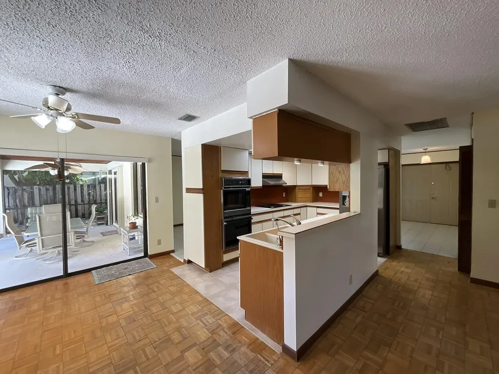 6114 Woodbury Road Boca Raton FL 33433