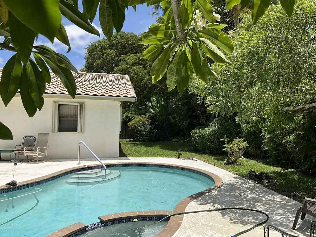 6114 Woodbury Road Boca Raton FL 33433