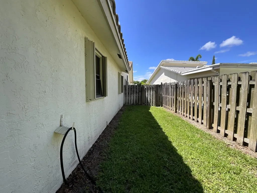 6114 Woodbury Road Boca Raton FL 33433