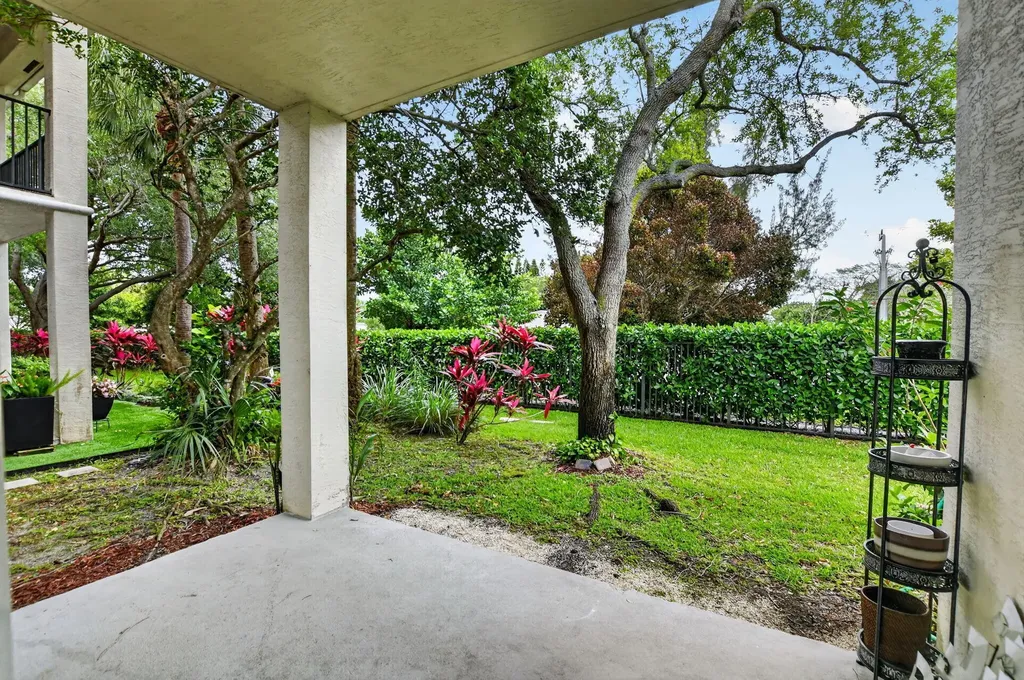 23275 Carolwood Lane Boca Raton FL 33428