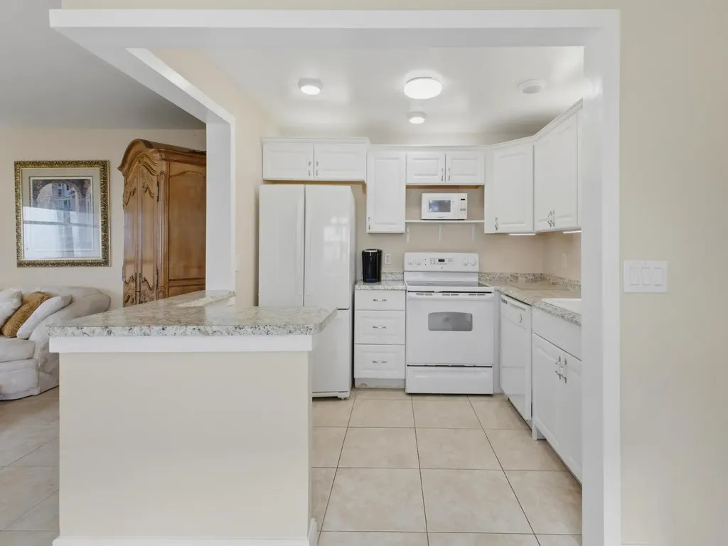 154 Tuscany C Delray Beach FL 33446