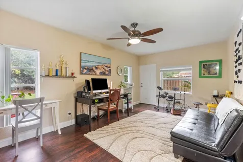 7815 NW 68th Terrace Tamarac FL 33321