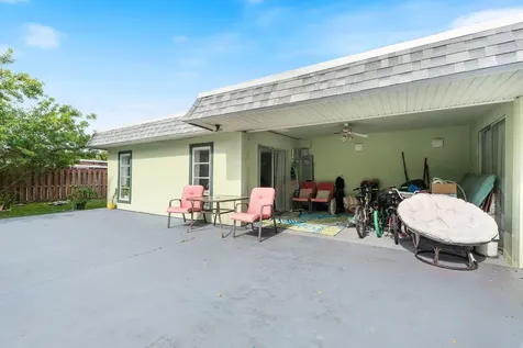 7815 NW 68th Terrace Tamarac FL 33321