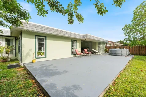 7815 NW 68th Terrace Tamarac FL 33321
