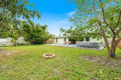 7815 NW 68th Terrace Tamarac FL 33321