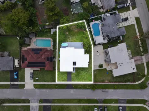 7815 NW 68th Terrace Tamarac FL 33321