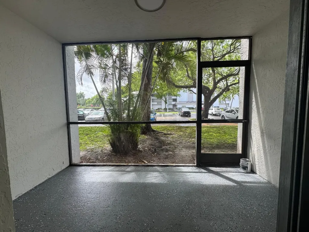 711 N Pine Island Road N Plantation FL 33324