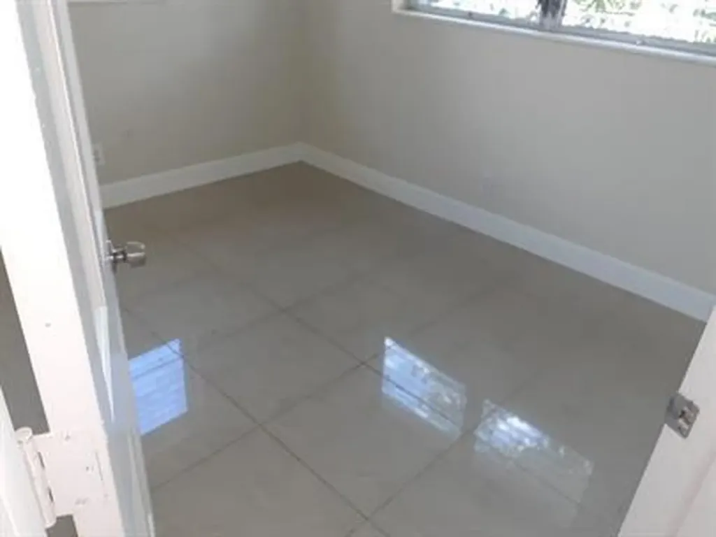 223 SE 14th Place Deerfield Beach FL 33441