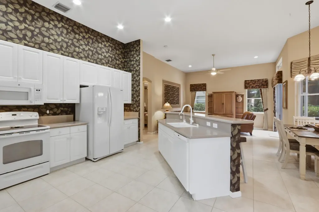6778 Treves Way Boynton Beach FL 33437