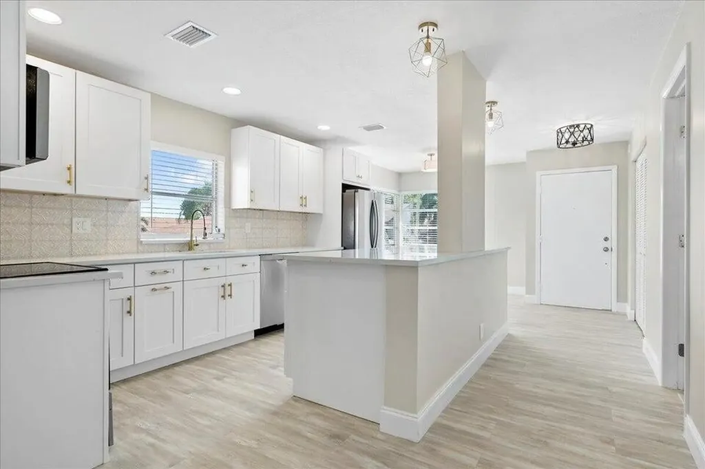 13921 Royal Palm Court Delray Beach FL 33484