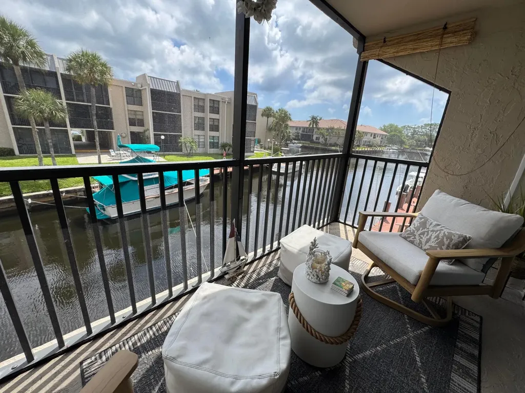 6 Royal Palm Way Boca Raton FL 33432