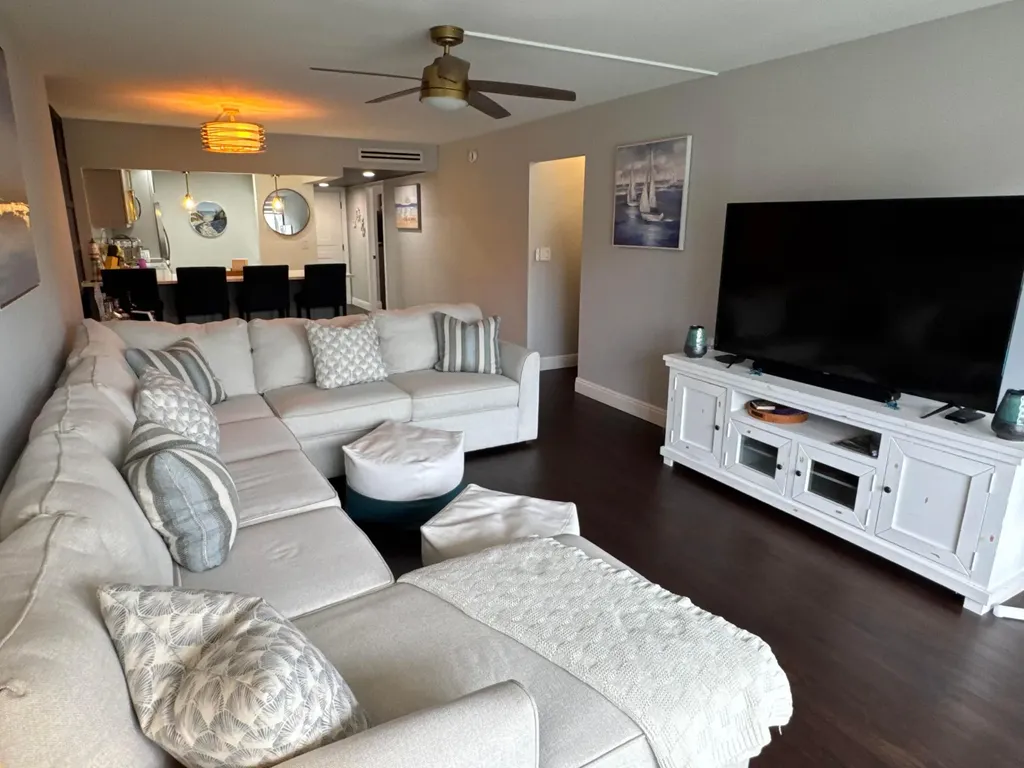 6 Royal Palm Way Boca Raton FL 33432
