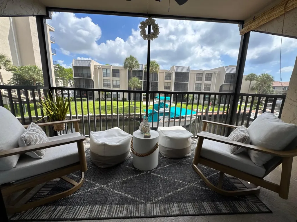 6 Royal Palm Way Boca Raton FL 33432