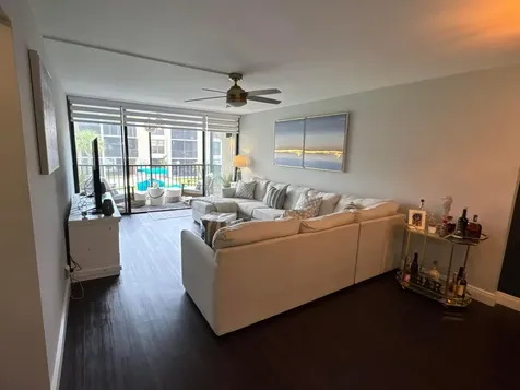 6 Royal Palm Way Boca Raton FL 33432