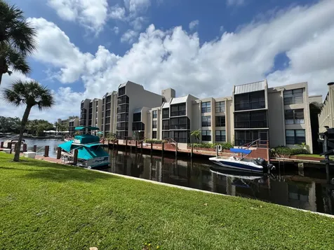 6 Royal Palm Way Boca Raton FL 33432