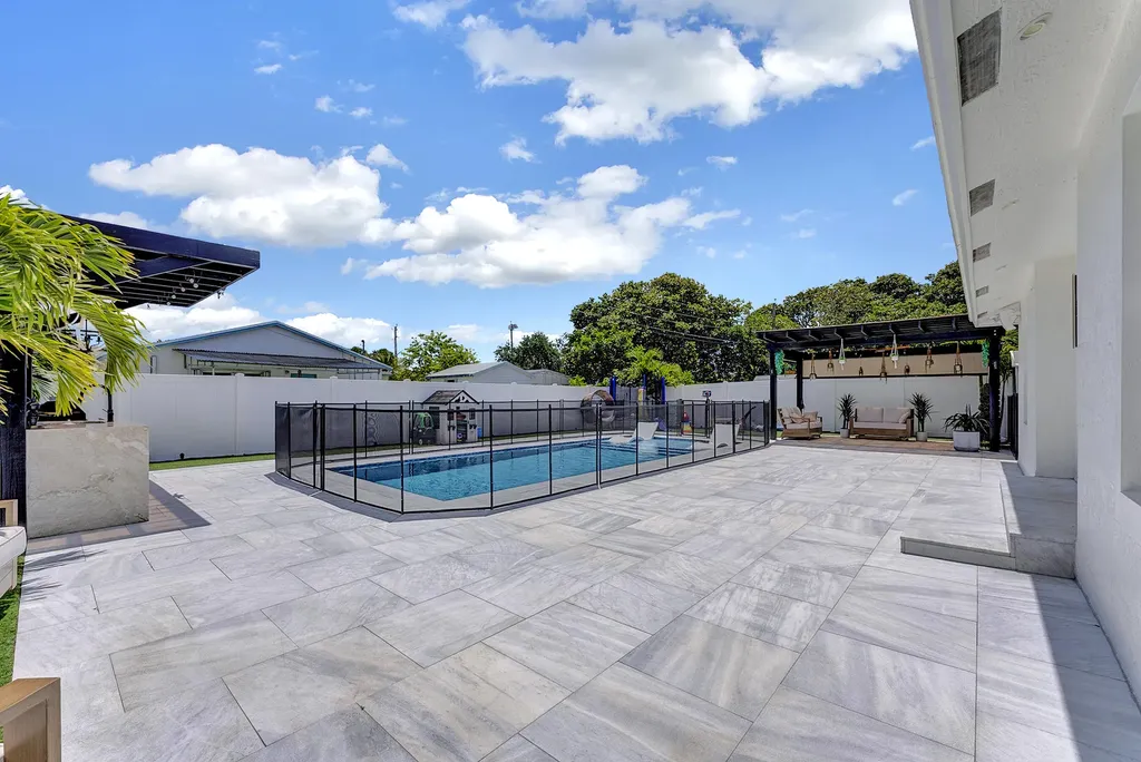 413 SW 15th Avenue Delray Beach FL 33444