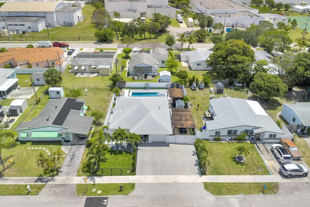 413 SW 15th Avenue Delray Beach FL 33444