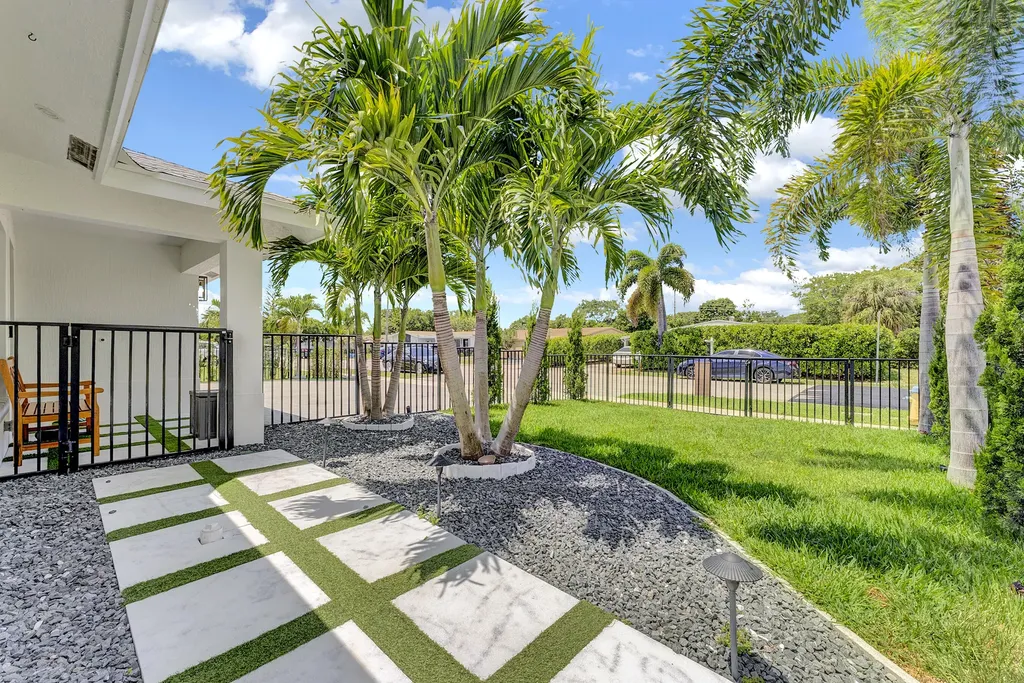 413 SW 15th Avenue Delray Beach FL 33444