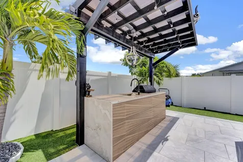 413 SW 15th Avenue Delray Beach FL 33444