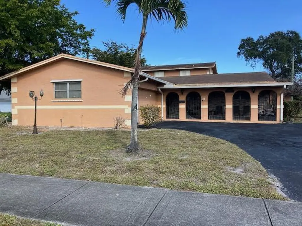 2320 NW 30th Way Fort Lauderdale FL 33311