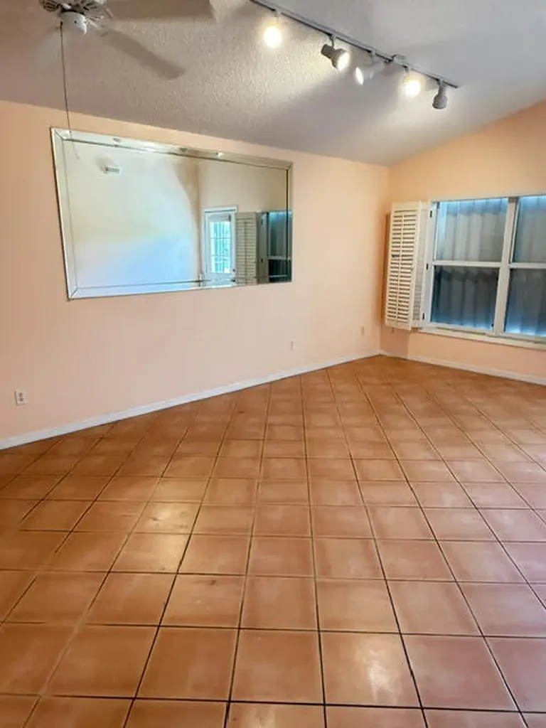 606 NW San Remo Circle Port St Lucie FL 34986